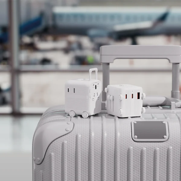 Adaptateur universel en forme de valise personnalisable