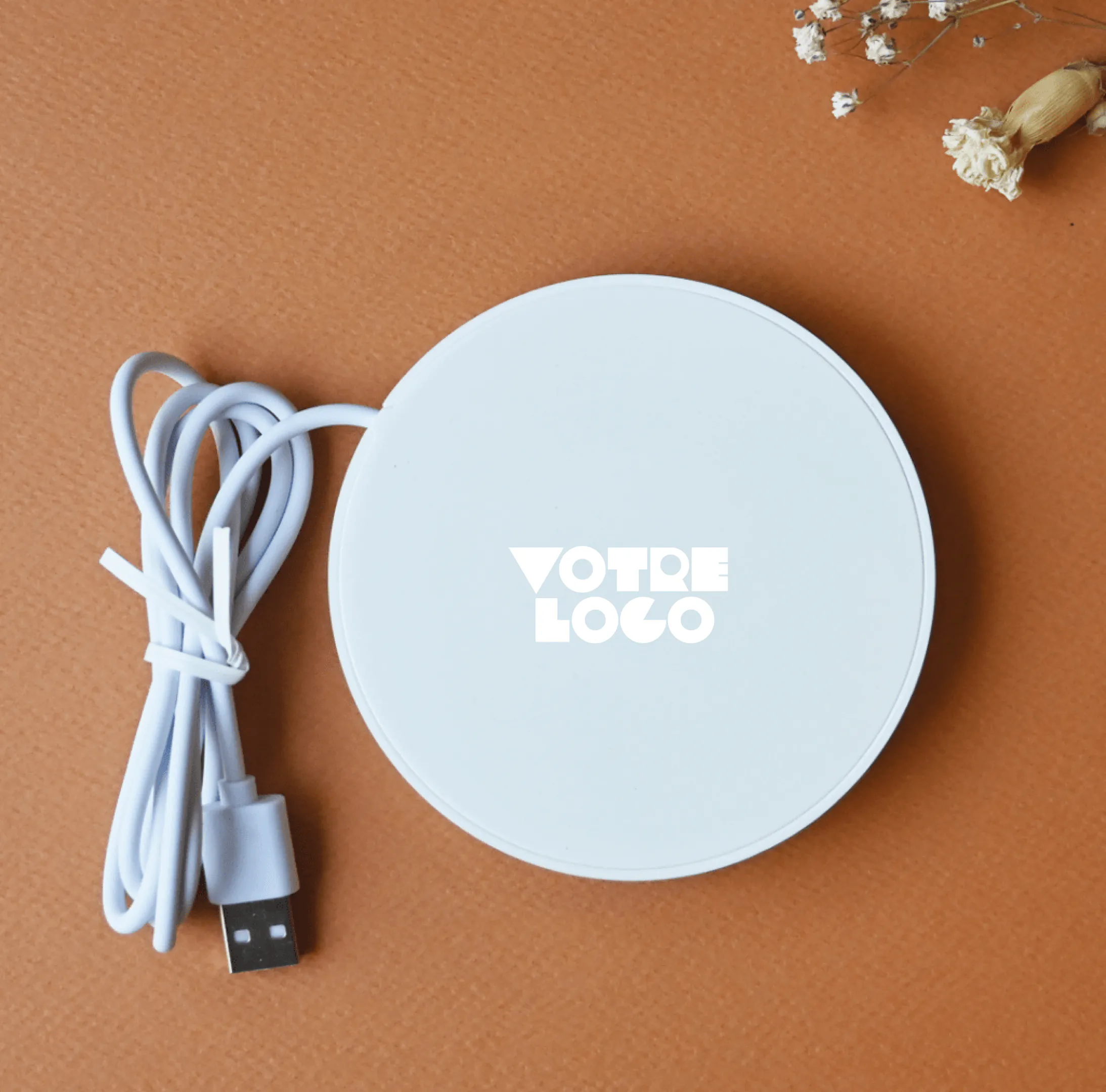 chargeur-e-induction-fast-charge-15w-madeinfrance-personnalisable-1.webp Chargeur à induction fast charge 15W Made in France personnalisable