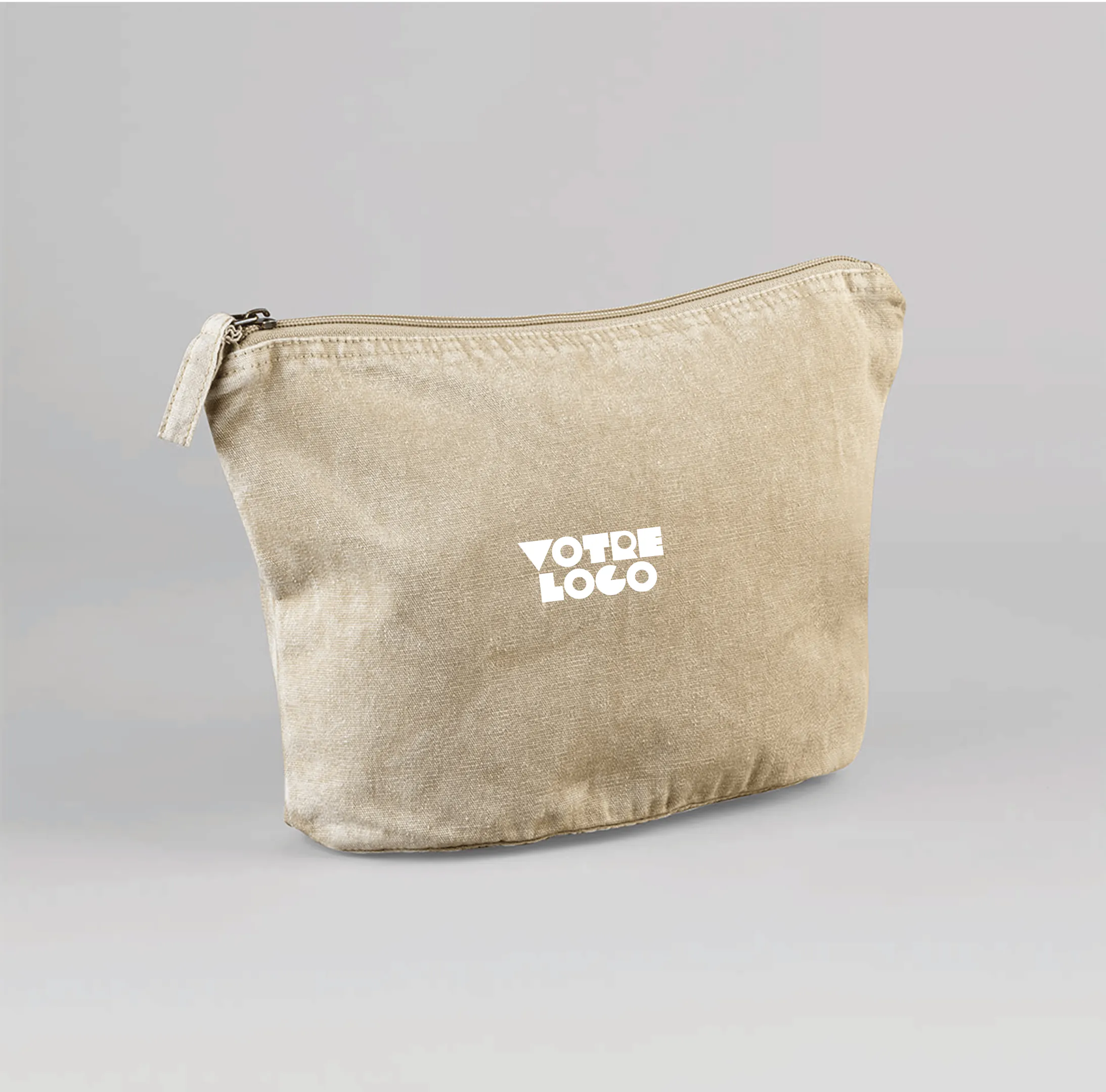 pochette-beige-clair-coton-recycle-delave-personnalisable.webp Pochette en coton recyclé délavé 340 g/m² personnalisable