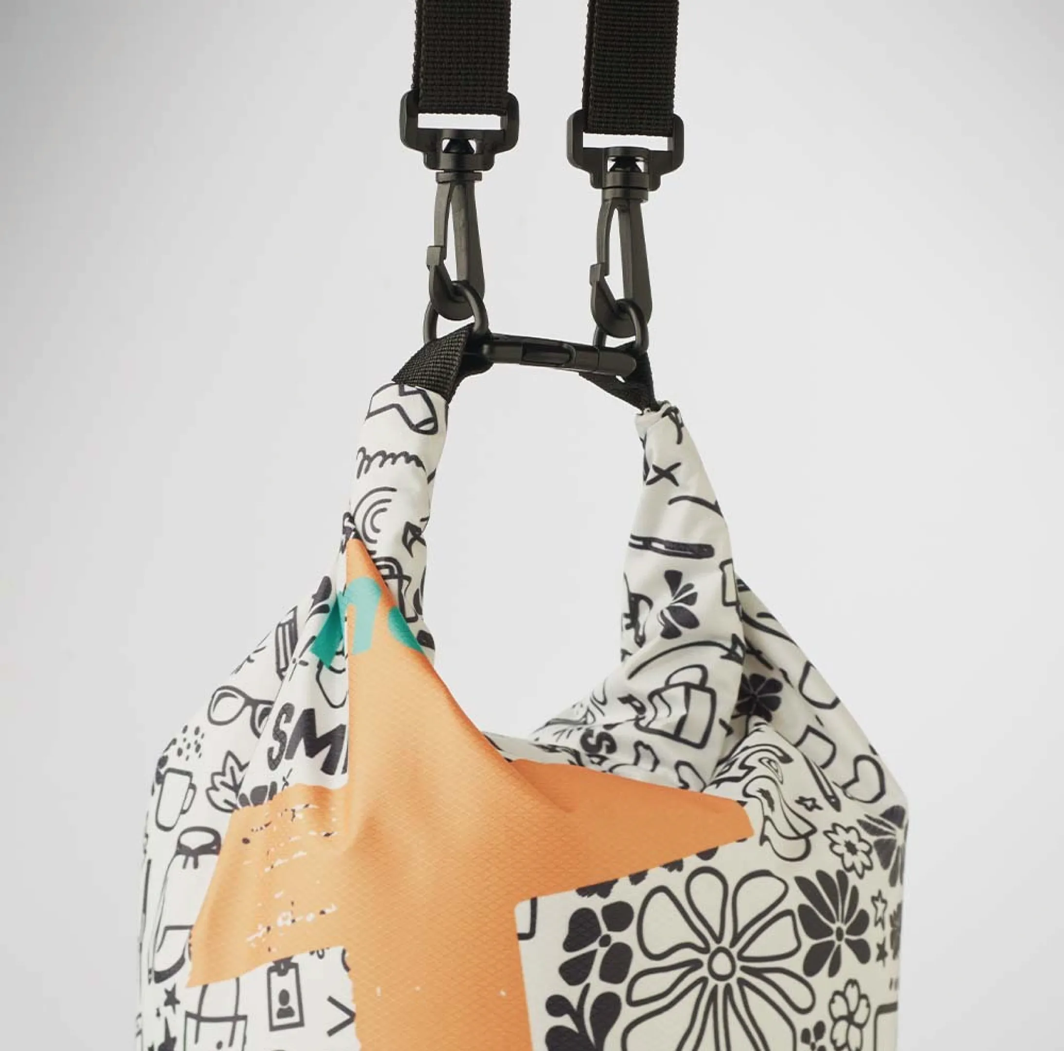 sac-etanche-entierement-personnalisable.webp Sac étanche de 5L RPET 100% personnalisable