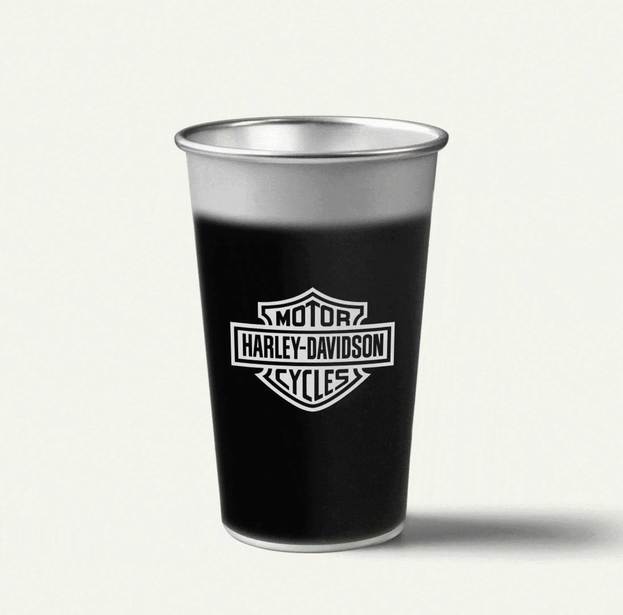 verre-magique-change-couleur-rempli-aluminium-recycle-personnalisable.webp Tasse magique en aluminium recyclé 450 ml personnalisable