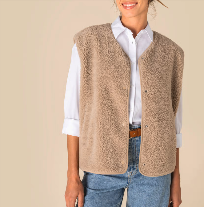 Veste-sans-manches-beige-effet-sherpa-personnalisable Veste sans manches sherpa beige personnalisable